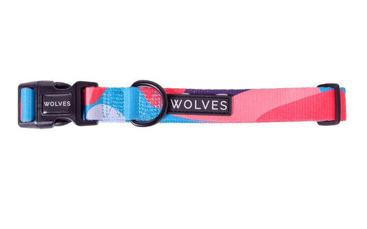 Wolves of Wellington Floss Collar